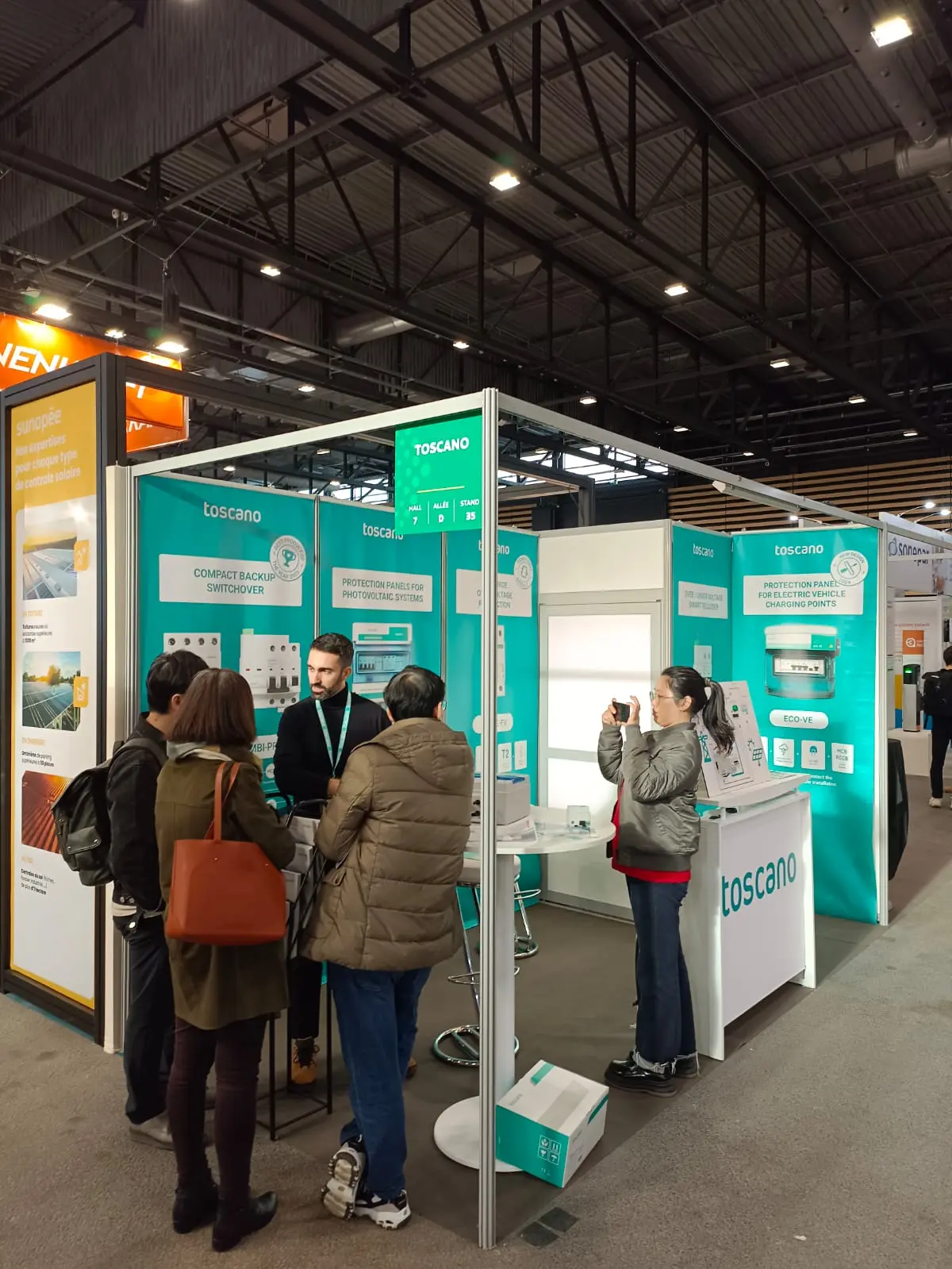 Toscano brilla en Open Energies 2024 con su innovador COMBI-PRO-MAX y atrae gran interés de fabricantes e instaladores 2 TOSCANO-SOLARENERGIES1